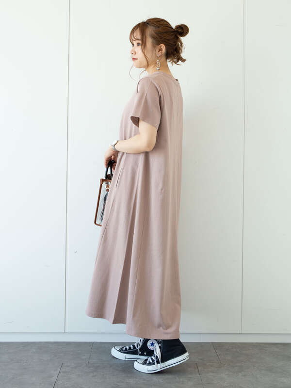 Aラインカットワンピース ブラック ピンク グレーベージュ ダークブラウン グリーン Earth Music Ecology アース ミュージックアンドエコロジー のレディースワンピース 1c12l1h0300 ファッション通販のstripe Club