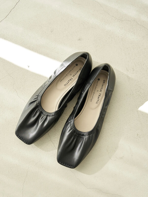 Oriental Traffic ギャザーパンプス アイボリー ブラック ブラウン Earth Music Ecology アースミュージックアンドエコロジー のレディースパンプス 1r21l0k0100 ファッション通販のstripe Club