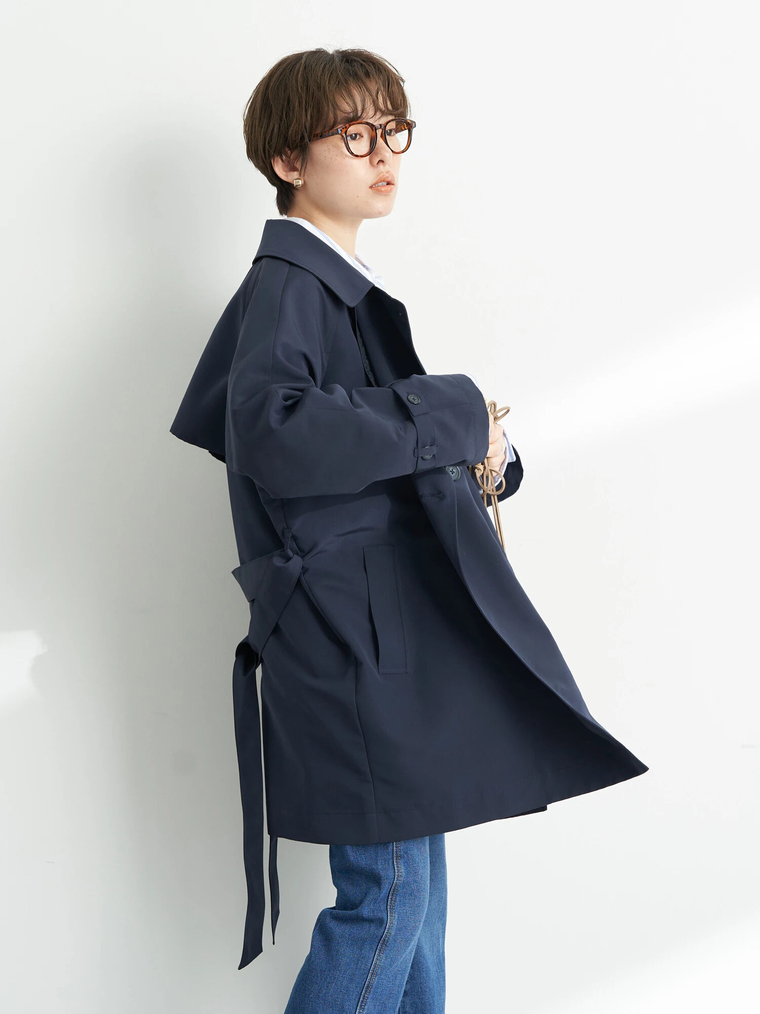 ショートトレンチコート ライトベージュ ネイビー Earth Music Ecology アースミュージックアンドエコロジー のレディースコート 1l21l0y0100 ファッション通販のstripe Club