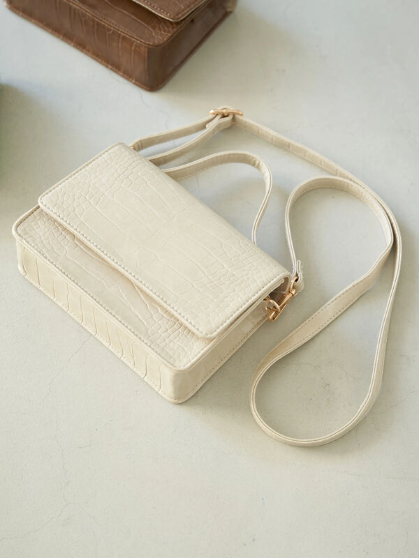 ハンドル付きフラップバッグ アイボリー ブラウン ミント Earth Music Ecology アースミュージックアンドエコロジー のレディースバッグ ポーチ 1m21l0j0100 ファッション通販のstripe Club