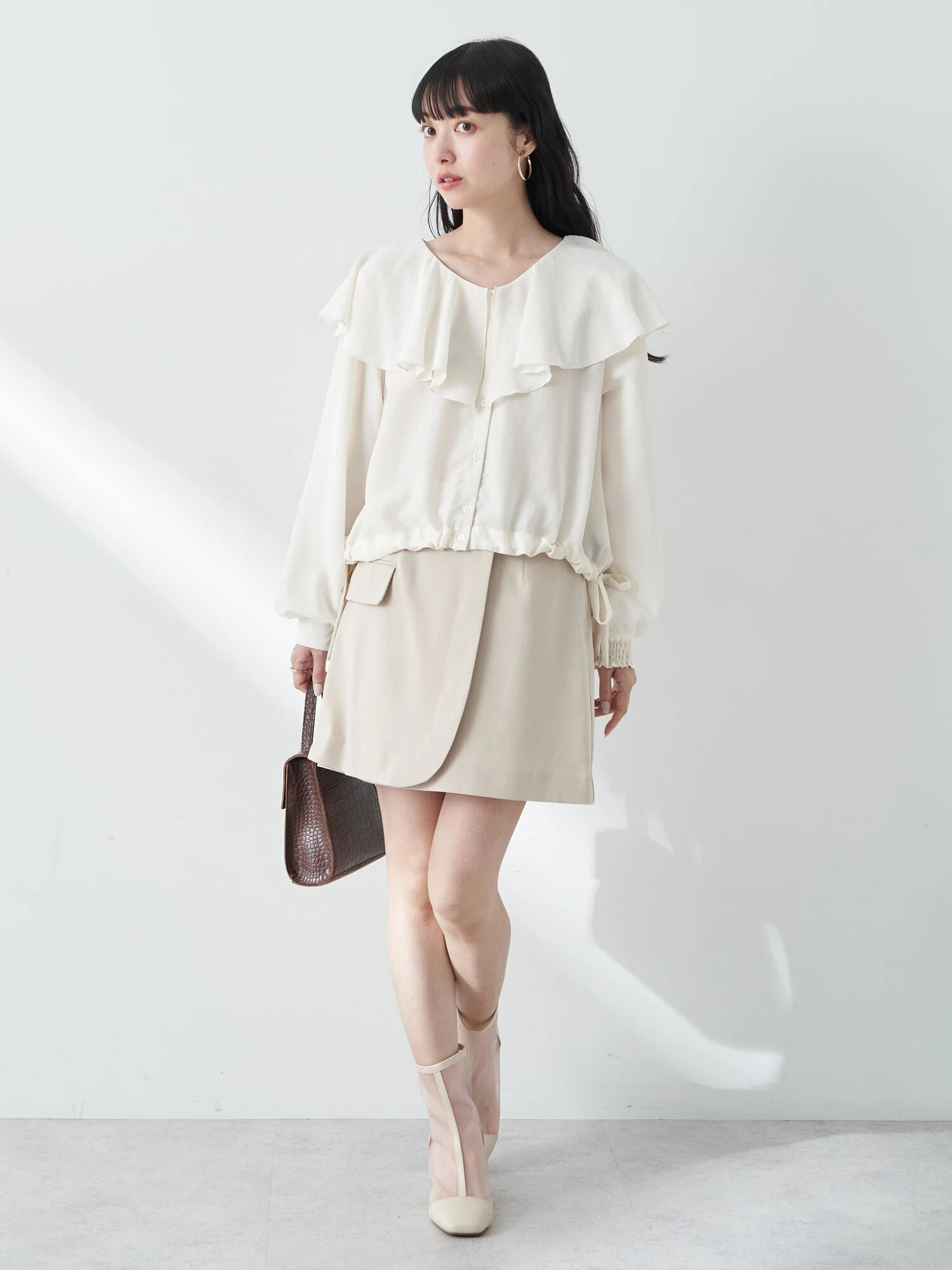 ラッフルシアードロストブラウス（オフホワイト/ブラック/イエロー  