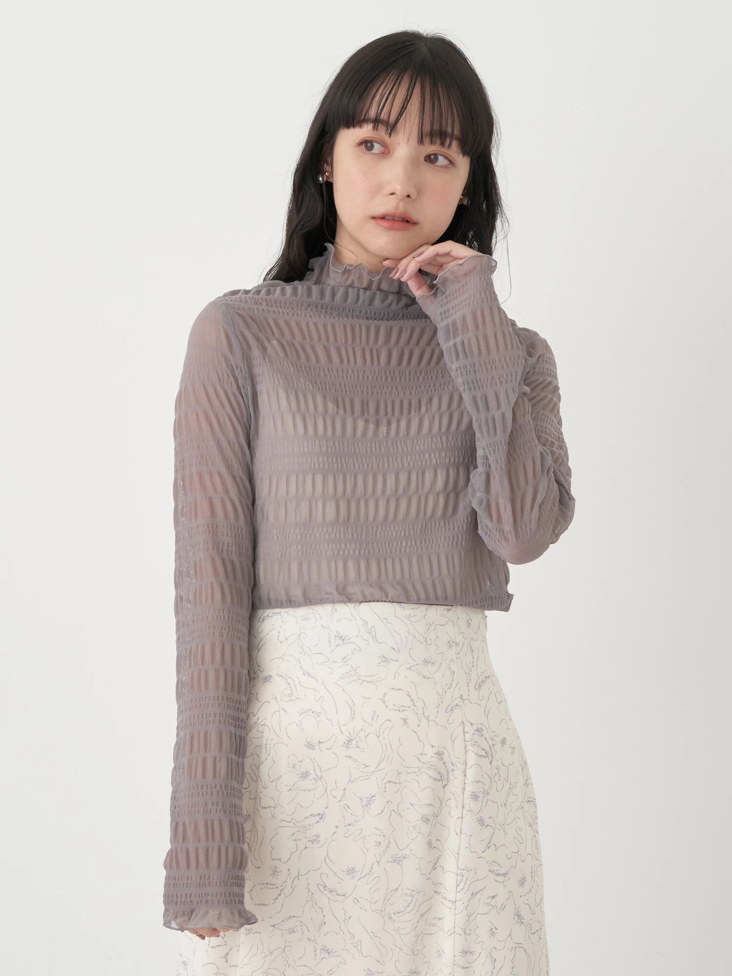 アウトレット】ジャガードシャーリングシアートップス（アイボリー 