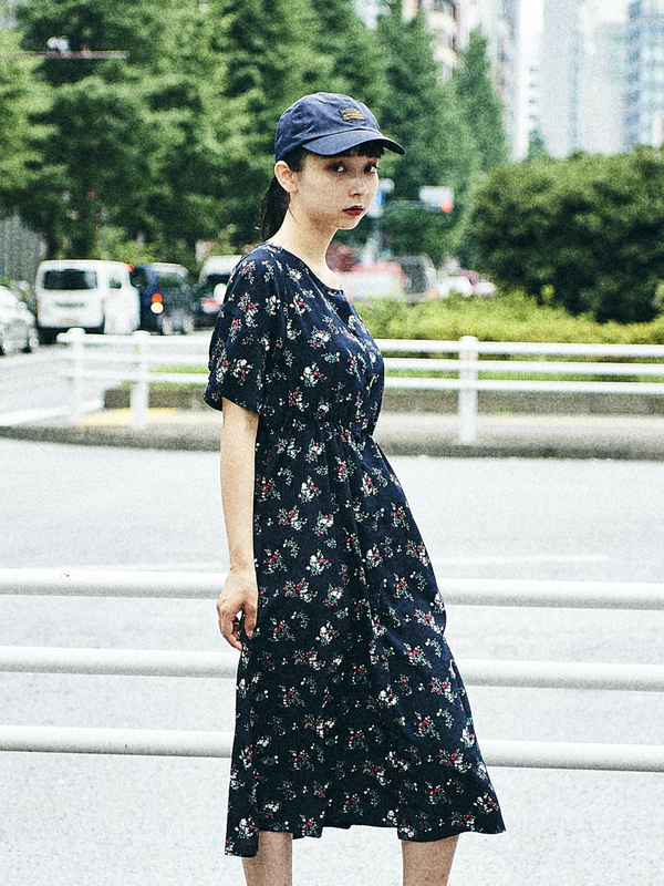 アウトレット 小花柄マキシワンピース イエロー ダークネイビー E Hyphen World Gallery イーハイフン ワールドギャラリー のレディースワンピース 176h210 ファッション通販のstripe Club