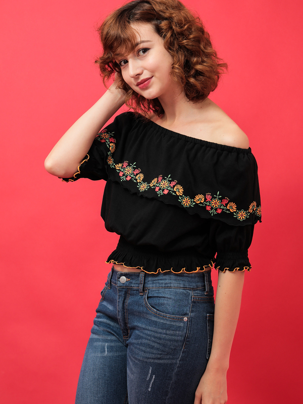 アウトレット フラワープリントオフショルプルオーバー オフホワイト ブラック オレンジ E Hyphen World Gallery イーハイフンワールドギャラリー のレディースカットソー 176c ファッション通販のstripe Club