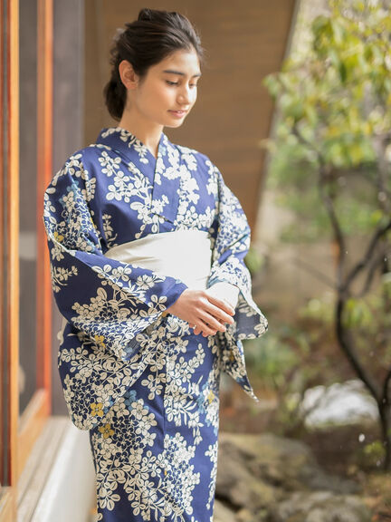E hyphen world gallery あじさい撫子柄浴衣（ネイビー）