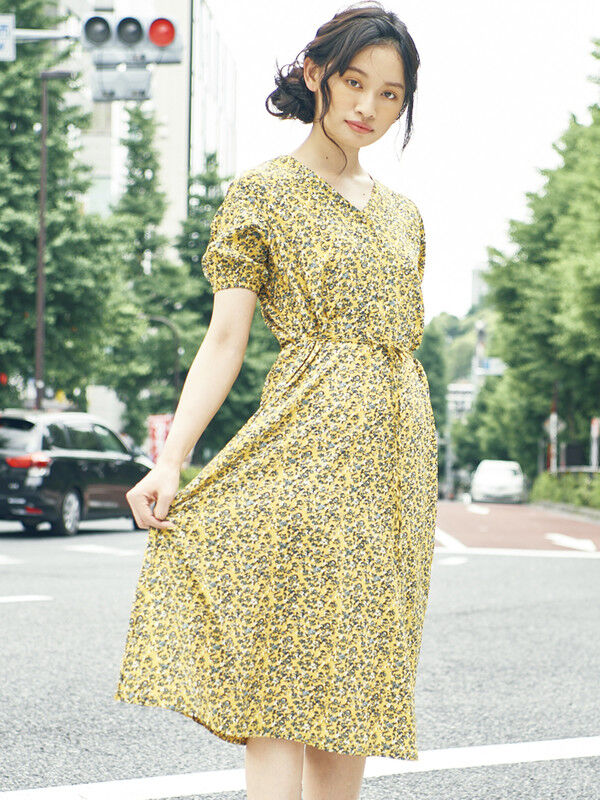 アウトレット 花柄vネックワンピース イエロー グリーン ネイビー E Hyphen World Gallery イーハイフン ワールドギャラリー のレディースワンピース 186h172 ファッション通販のstripe Club