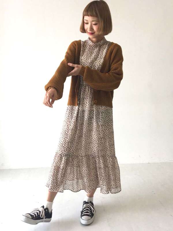 アウトレット 花柄ハイネックワンピース ブラック ボルドー ベージュ ブラウン E Hyphen World Gallery イーハイフン ワールドギャラリー のレディースワンピース 1h440 ファッション通販のstripe Club