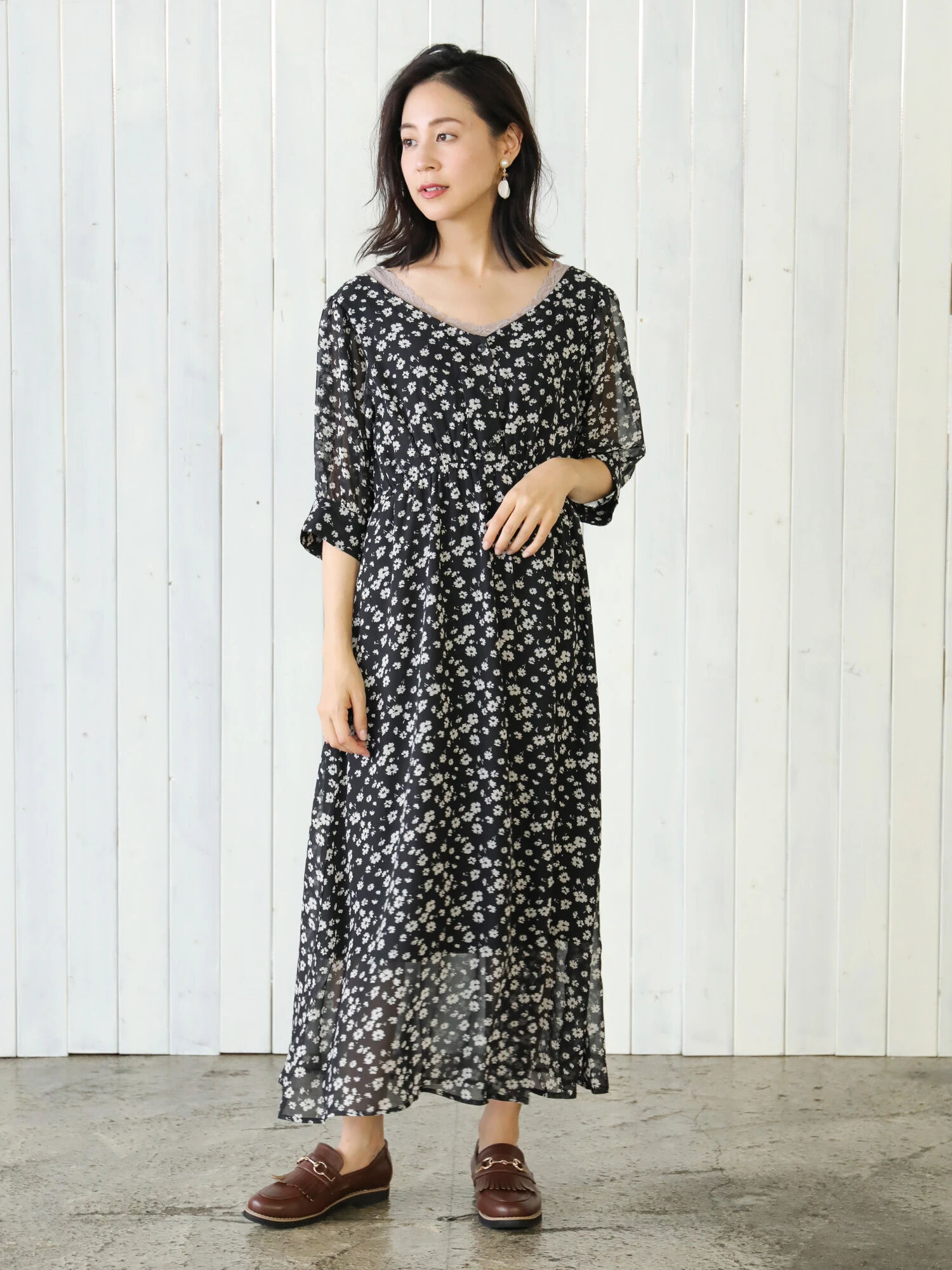 アウトレット 花柄vネックロングワンピース アイボリー ブラック ブラウン E Hyphen World Gallery イーハイフン ワールドギャラリー のレディースワンピース 2b93l0h20 ファッション通販のstripe Club