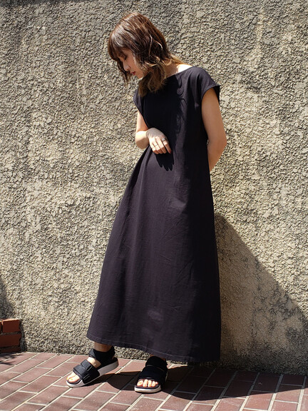 カノコノースリーブワンピース アイボリー ブラック ベージュ E Hyphen World Gallery イーハイフン ワールドギャラリー のレディースワンピース 2b02l1h0500 ファッション通販のstripe Club