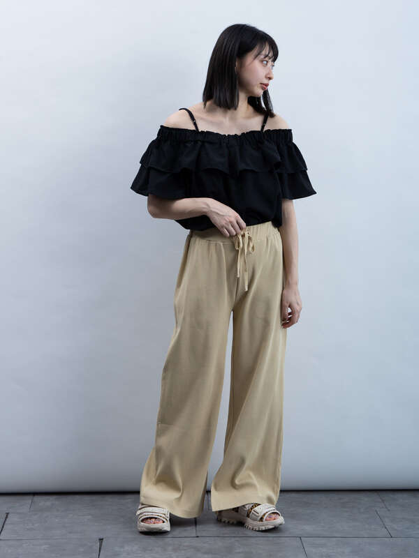 オフショルブラウス オフホワイト ブラック ライトカーキ ディープブルー E Hyphen World Gallery イーハイフンワールドギャラリー のレディースシャツ ブラウス 2b06l0a1000 ファッション通販のstripe Club