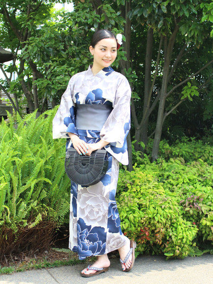 Green Parks(グリーンパークス) 芍薬と隠れ金魚柄浴衣