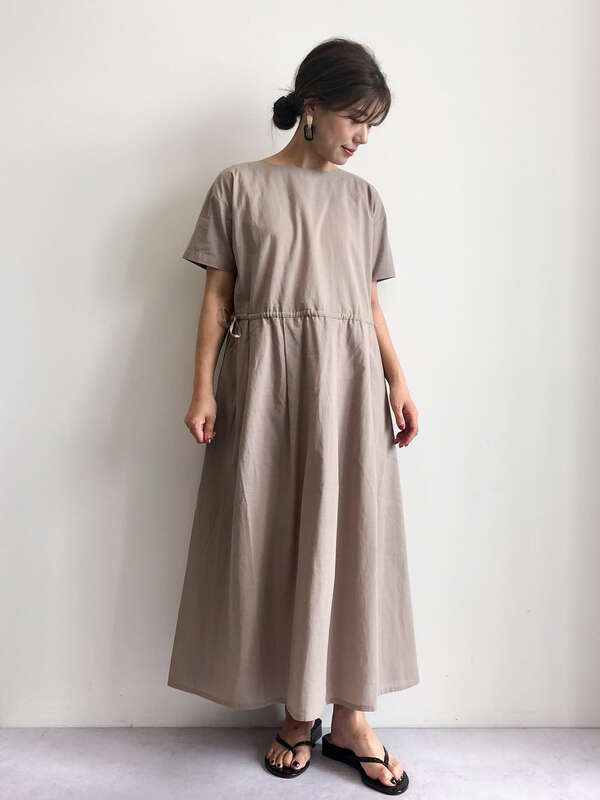 クルーネックロングワンピース ブラック ベージュ イエロー Green Parks グリーンパークス のレディースワンピース 6a06l0h0600 ファッション通販のstripe Club クルーネックロングワンピース ブラック ベージュ イエロー Green Parks グリーンパークス のレディースワンピース 6a06l0h0600 ファッション通販のstripe Club