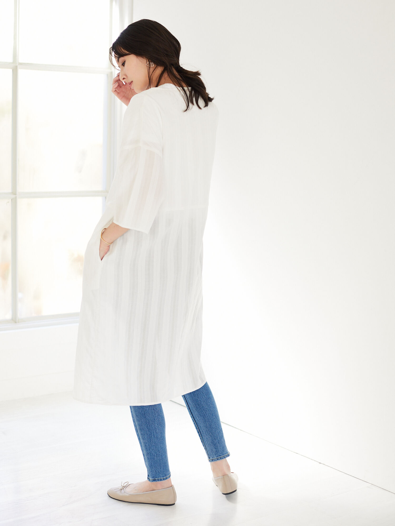 アウトレット 羽織りシャツワンピース オフホワイト ブラック ベージュ Green Parks グリーンパークス のレディースワンピース 6a06l0h1100 ファッション通販のstripe Club