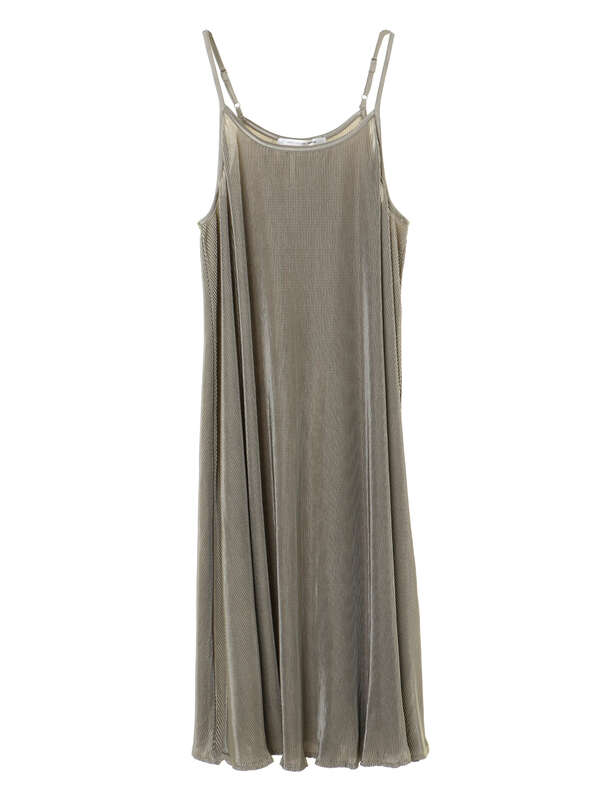 Ray Cassin プリーツキャミワンピース ブラック グレーベージュ カーキ ブルー Green Parks グリーンパークス のレディース ワンピース 6p06l0h0500 ファッション通販のstripe Club