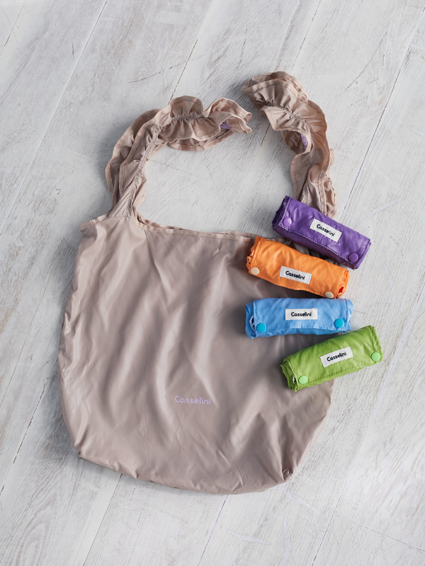 Casselini フリルエコバッグ ベージュ オレンジ グリーン ブルー パープル Green Parks グリーンパークス のバッグ ポーチ 6p11l0j00 ファッション通販のstripe Club