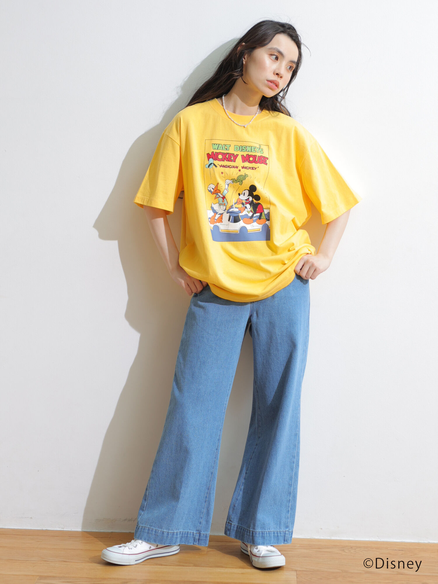 アウトレット ディズニー ポスターtシャツ オフホワイト イエロー ブルー Green Parks グリーンパークス のレディースtシャツ 6w12l1c0100 ファッション通販のstripe Club