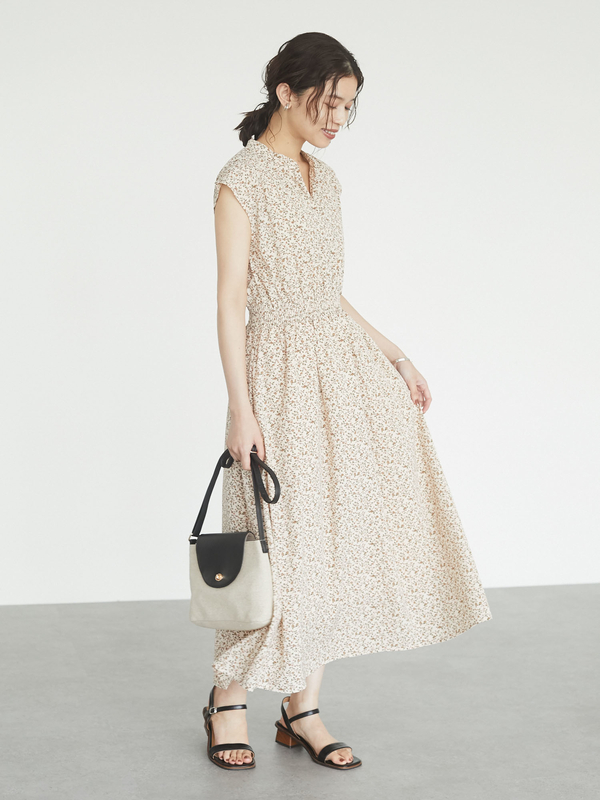 Elencare Due フラワーptスキッパーワンピ アイボリー ブラック イエロー グリーン Green Parks グリーンパークス のレディースワンピース 6p13l0h0330 ファッション通販のstripe Club Elencare Due フラワーptスキッパーワンピ アイボリー ブラック イエロー グリーン Green Parks グリーンパークス のレディースワンピース 6p13l0h0330 ファッション通販のstripe Club