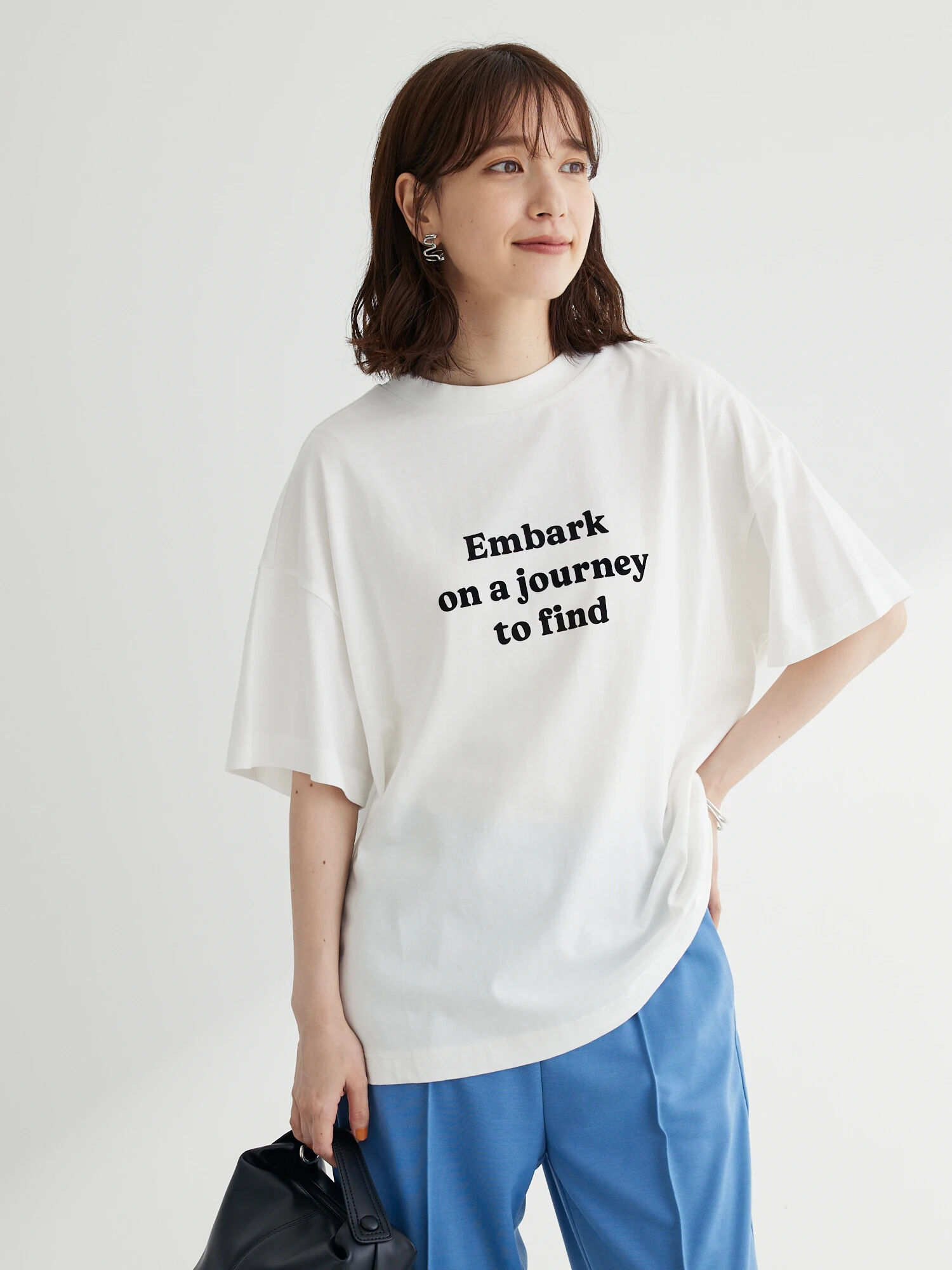 ブロックロゴオーバーサイズTシャツ（オフホワイト/ダークグレー 