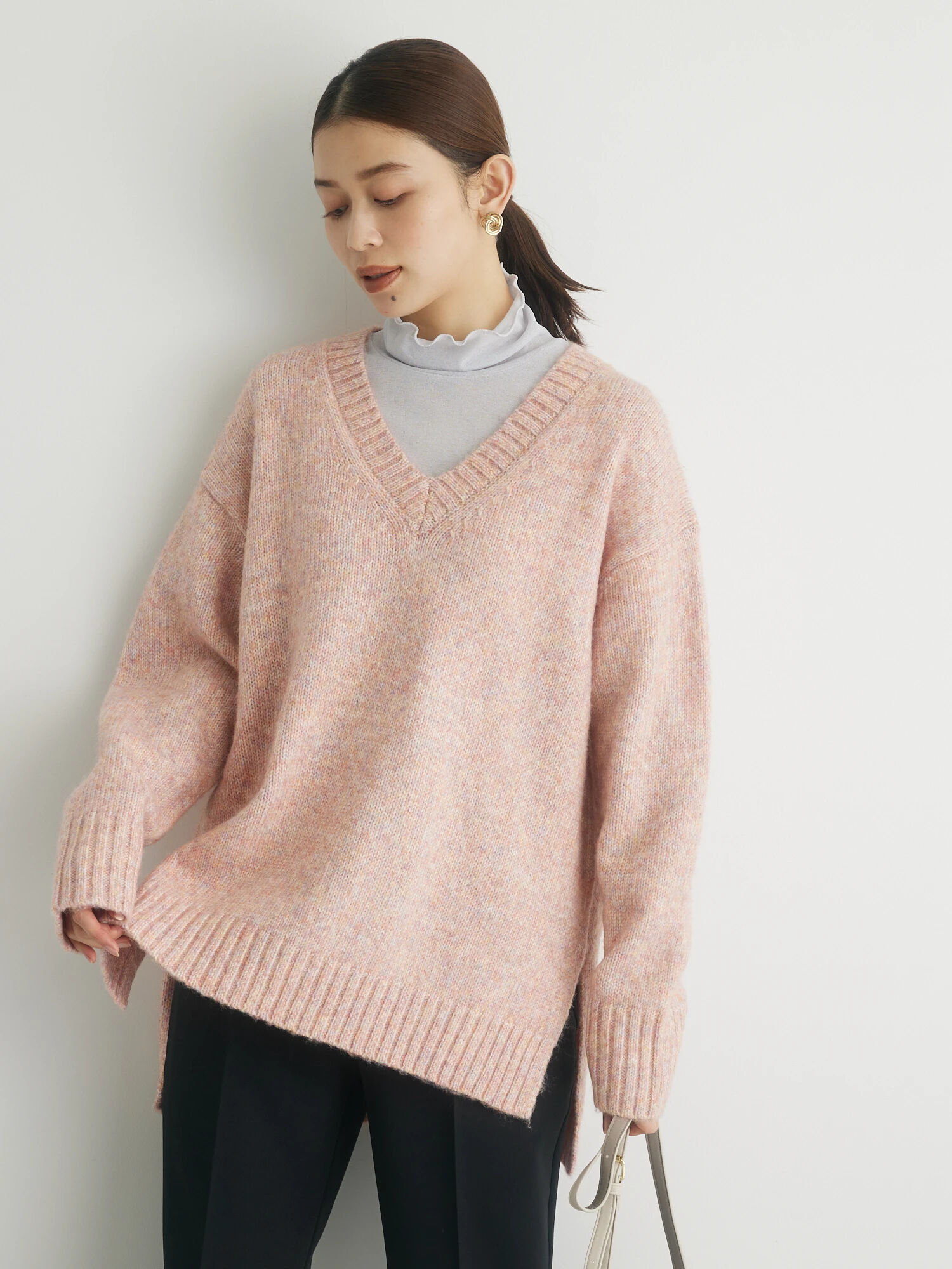 日本メーカー新品 センスオブプレイス Vネック チュニック ニット セーター アイボリー