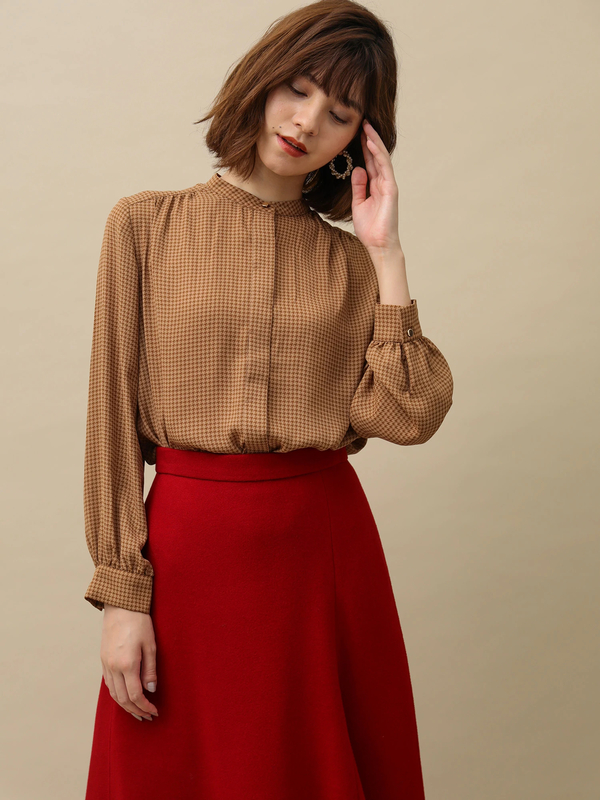 アウトレット 千鳥柄ノーカラーブラウス ライトベージュ キャメル Yecca Vecca イェッカヴェッカ のレディースシャツ ブラウス 7a97l0a00 ファッション通販のstripe Club