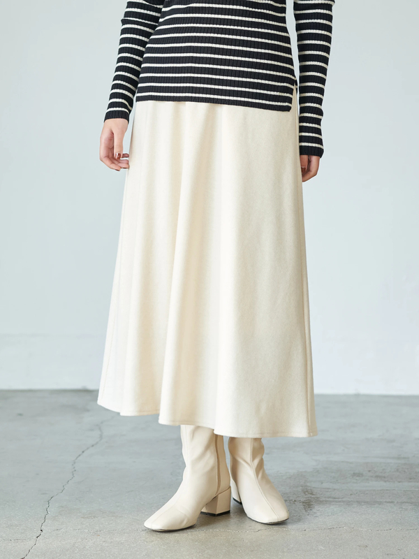 アウトレット 起毛ニットソーロングスカート オフホワイト ベージュ Yecca Vecca イェッカヴェッカ のレディーススカート 7a07l2l0100 ファッション通販のstripe Club