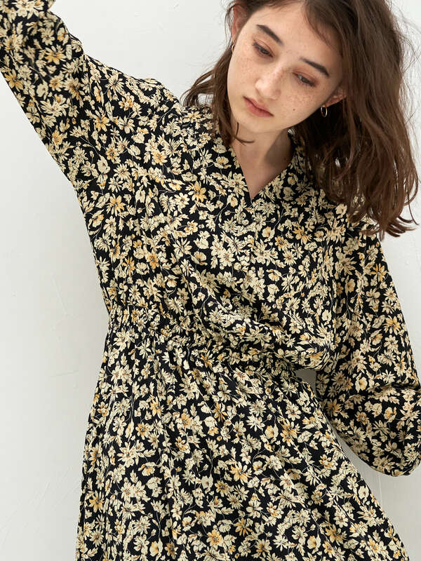 アウトレット 花柄vネックワンピース ブラック イエロー グリーン Yecca Vecca イェッカヴェッカ のレディースワンピース 7a07l0h00 ファッション通販のstripe Club