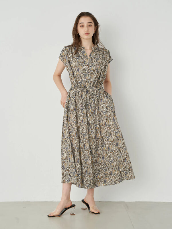 アウトレット ペイズリー柄ギャザーワンピース アイボリー ネイビー Yecca Vecca イェッカヴェッカ のレディースワンピース 7a16l0h0500 ファッション通販のstripe Club