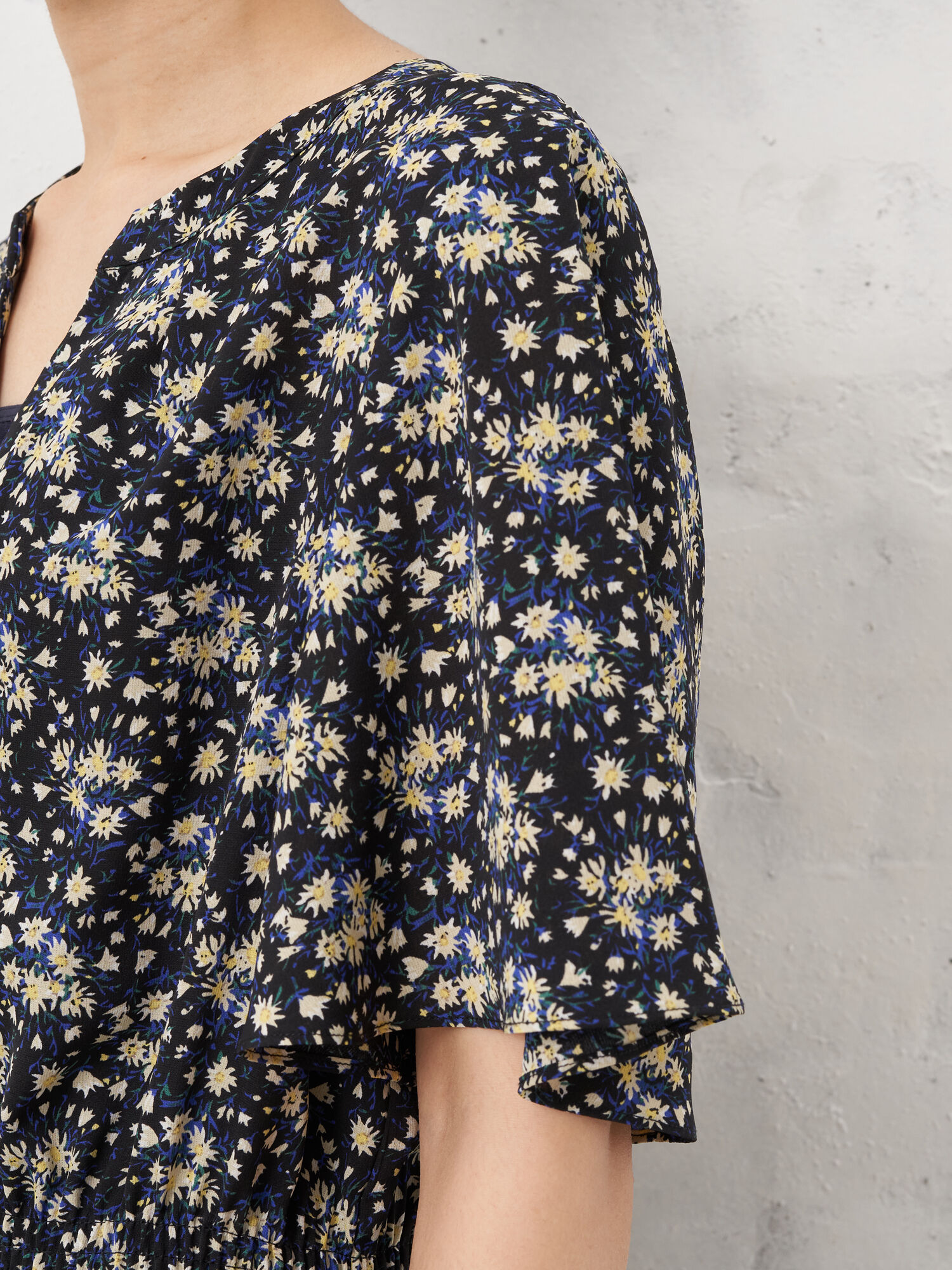 独創的 フレアシルエットの花柄ワンピース チャンピオン