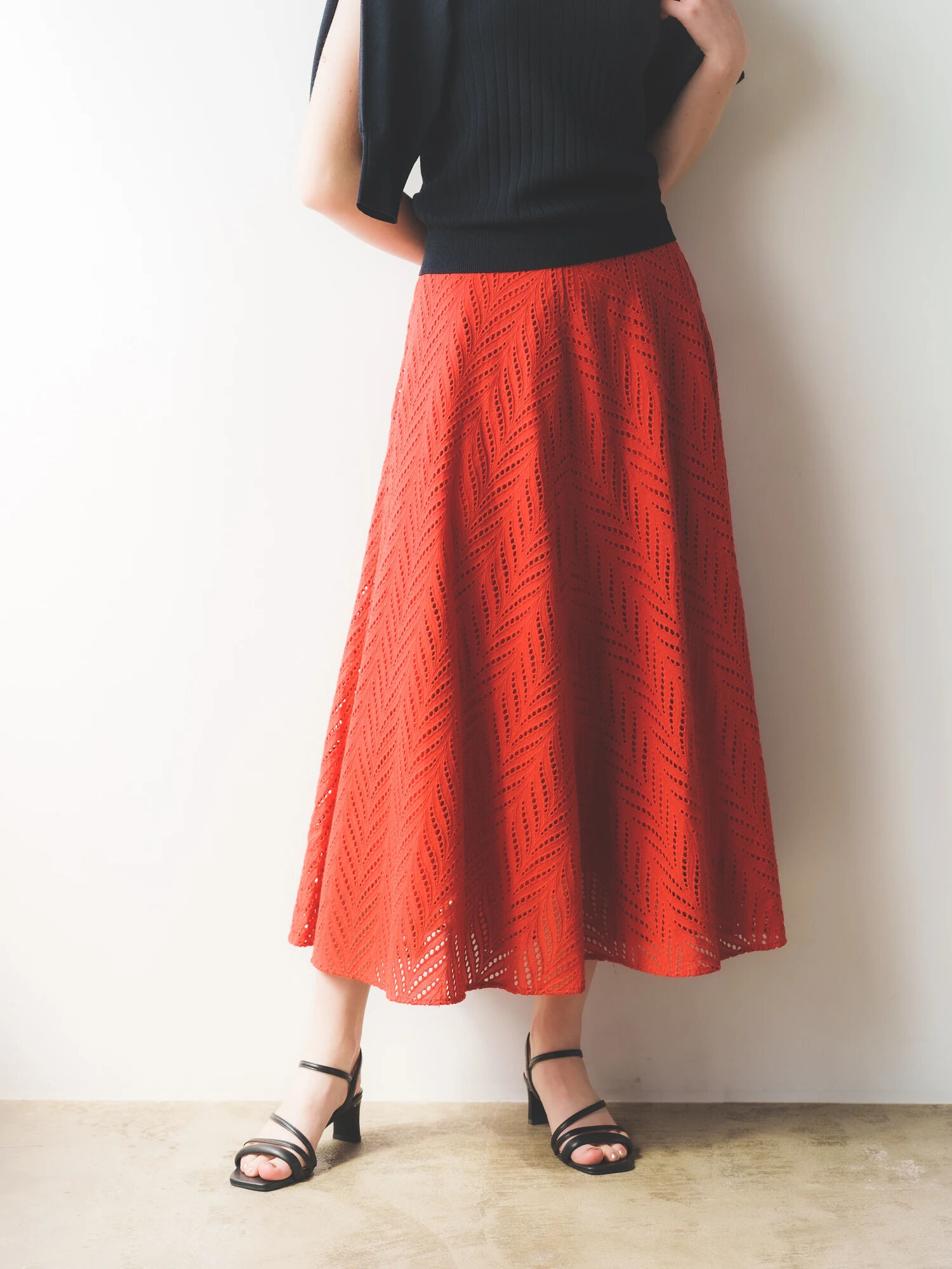 アイレット刺繍ロングフレアスカート / YECCA VECCA(イェッカヴェッカ)のスカート ファッション通販のSTRIPE CLUB