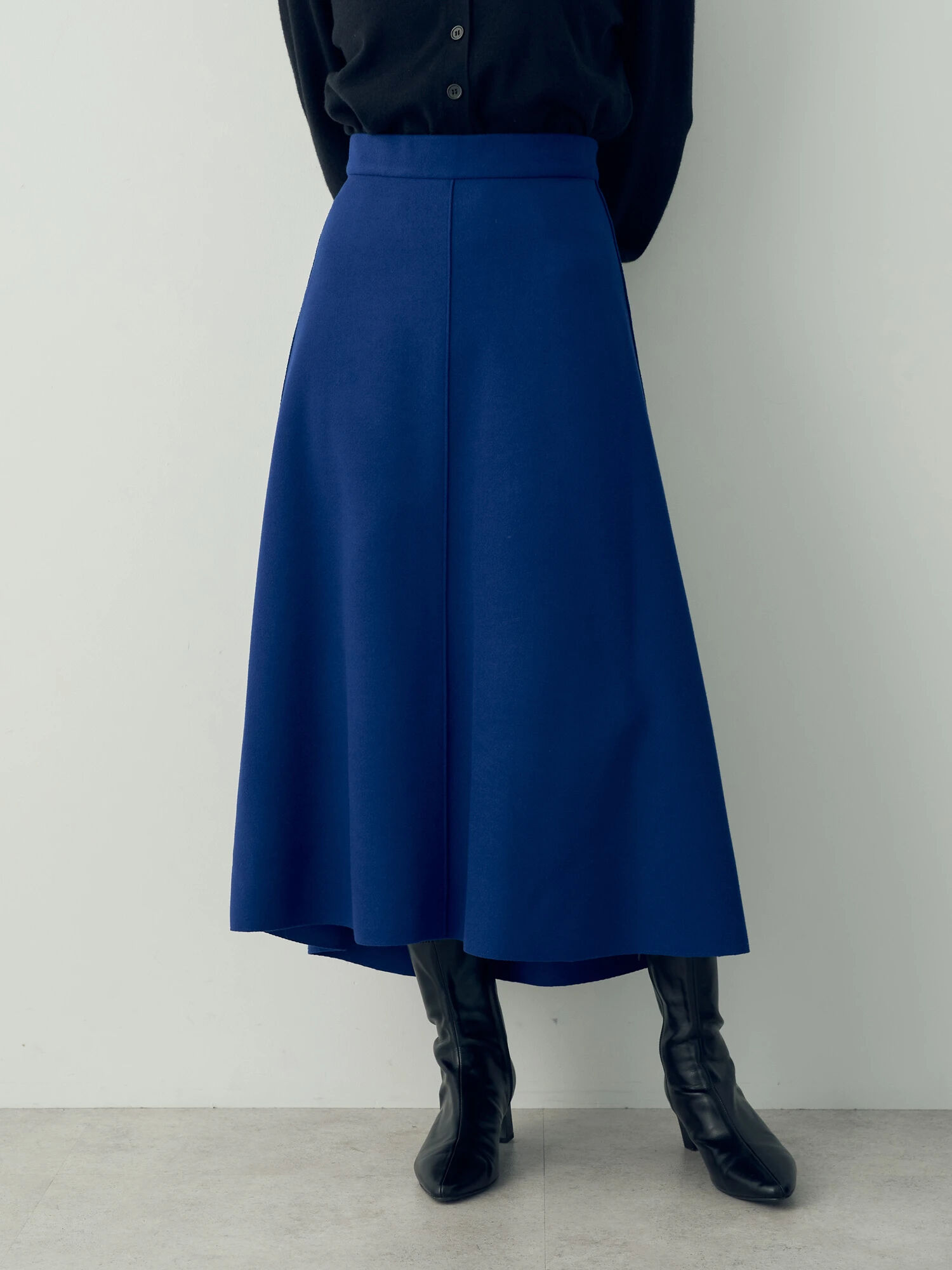 Aラインロングスカート（ブラック/ライトベージュ/ブルー） / YECCA