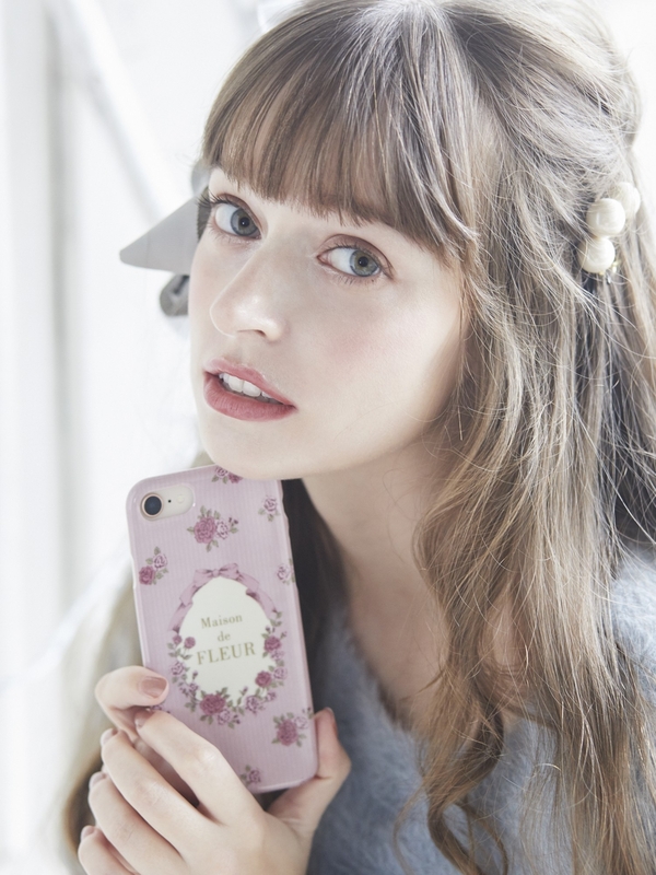 Web限定 リボンローズiphone7 8ケース ピンク サックスブルー パープル Maison De Fleur メゾンドフルール のレディースポーチ jc0550 ファッション通販のstripe Club