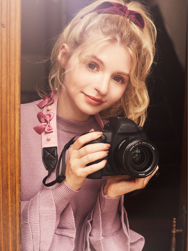 リボン パールサテンカメラストラップ ブラック ピンク ボルドー ネイビー Maison De Fleur メゾンドフルール のレディースその他 アクセサリー 8a93fzj00 ファッション通販のstripe Club