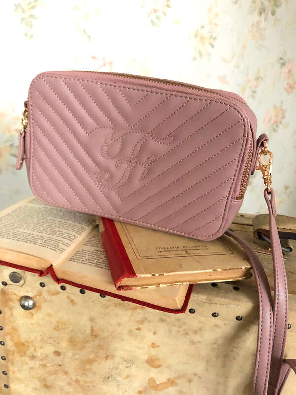 トラベルキルティングショルダーバッグ ブラック ピンク ベージュ Maison De Fleur メゾンドフルール のレディースバッグ ポーチ 8a93f0j10 ファッション通販のstripe Club