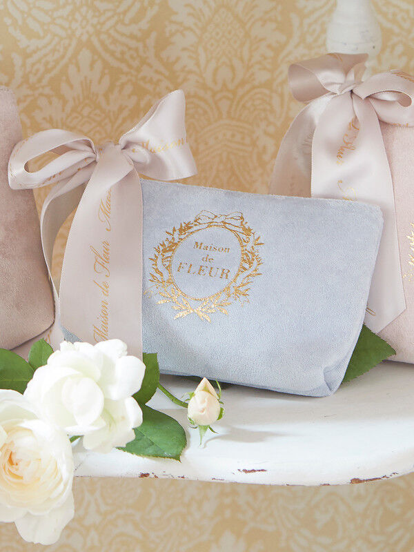 ゴールドロゴリボンsポーチ ピンク サックスブルー ラベンダー Maison De Fleur メゾンドフルール のレディースポーチ 8a94fjj3600 ファッション通販のstripe Club