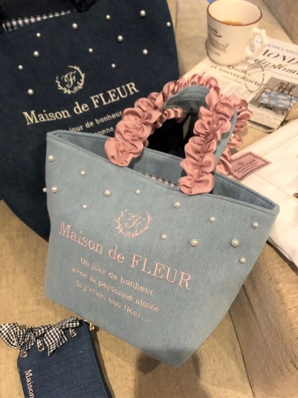 パールデニムフリルハンドルトートsバッグ インディゴ ライトインディゴ Maison De Fleur メゾンドフルール のレディースバッグ ポーチ 8a01f0j4300 ファッション通販のstripe Club