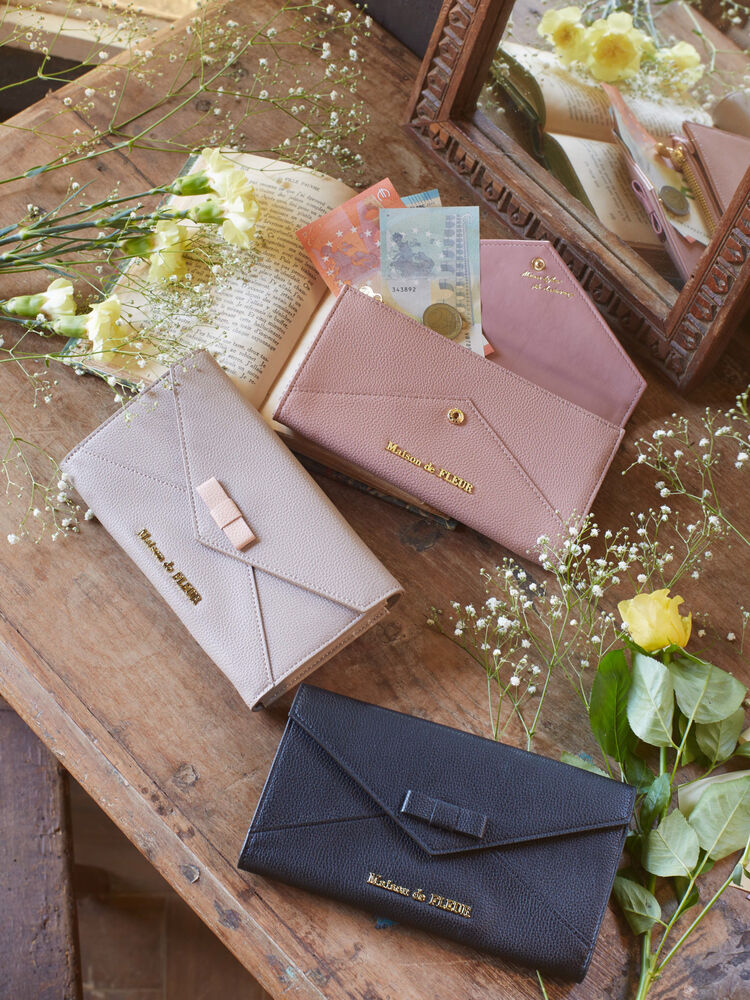 リボンレターロングウォレット ブラック ピンク ベージュ Maison De Fleur メゾンドフルール のレディースポーチ 8a03frj0100 ファッション通販のstripe Club リボンレターロングウォレット ブラック ピンク ベージュ Maison De Fleur メゾンドフルール のレディースポーチ 8a03frj0100 ファッション通販のstripe Club