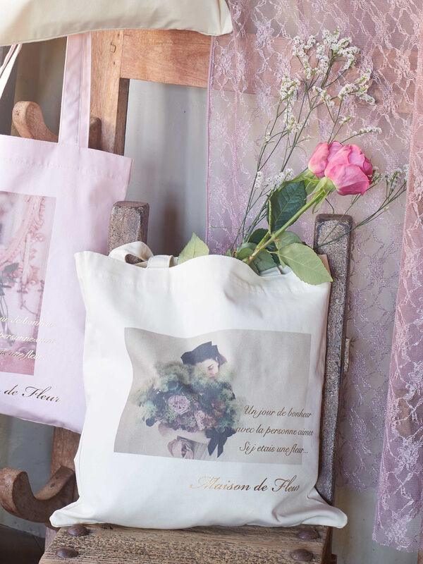 フラワーブーケフォトプリントトートバッグ ピンク ナチュラル Maison De Fleur メゾンドフルール のレディースバッグ ポーチ 8a03f0j5800 ファッション通販のstripe Club