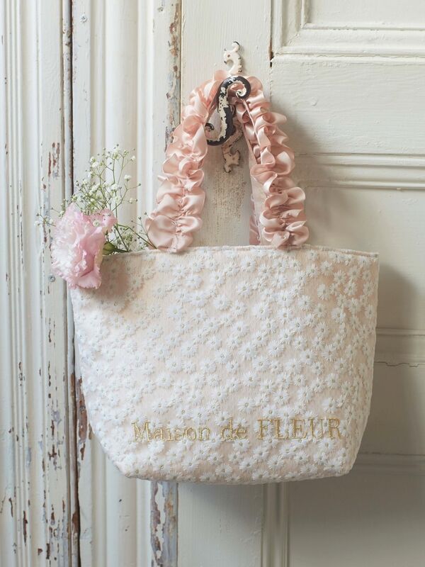 フラワー刺繍フリルハンドルトートバッグ アイボリー ピンク Maison De Fleur メゾンドフルール のレディースバッグ ポーチ 8a04f0j5300 ファッション通販のstripe Club