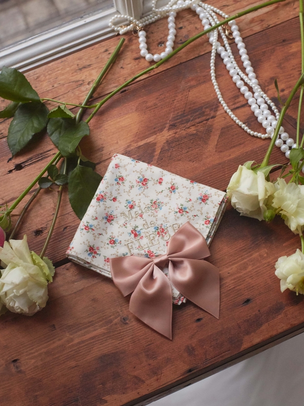 クラシックローズビッグリボンハンカチ ピンク レッド ベージュ オリーブ Maison De Fleur メゾンドフルール のレディースタオル ハンカチ 8a11f0r00 ファッション通販のstripe Club