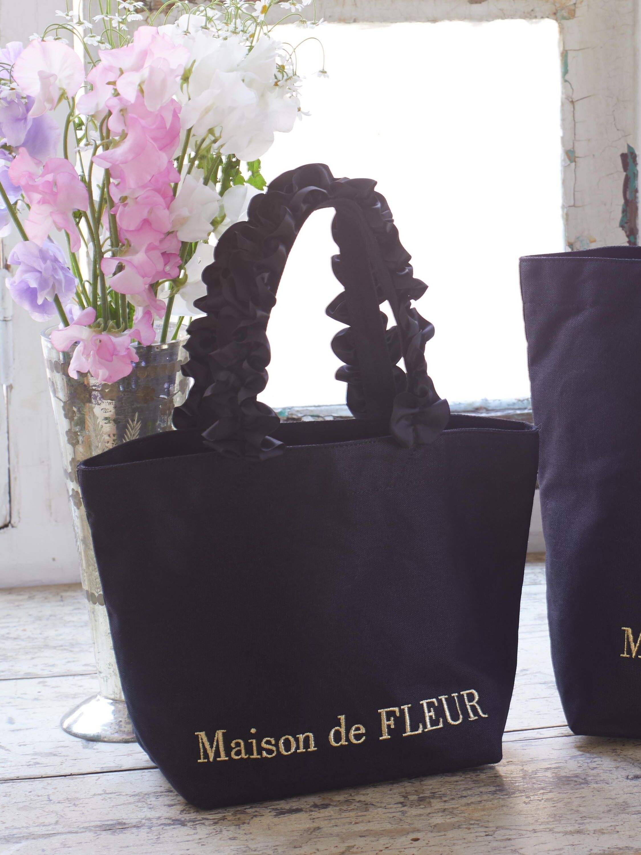 帆布フリルハンドルトートSバッグ（ブラック） / Maison de FLEUR