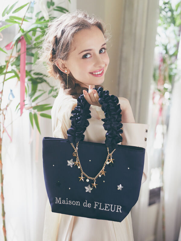 衝撃特価 Maison de FLEUR メゾフル 店舗限定イニシャルチャーム M