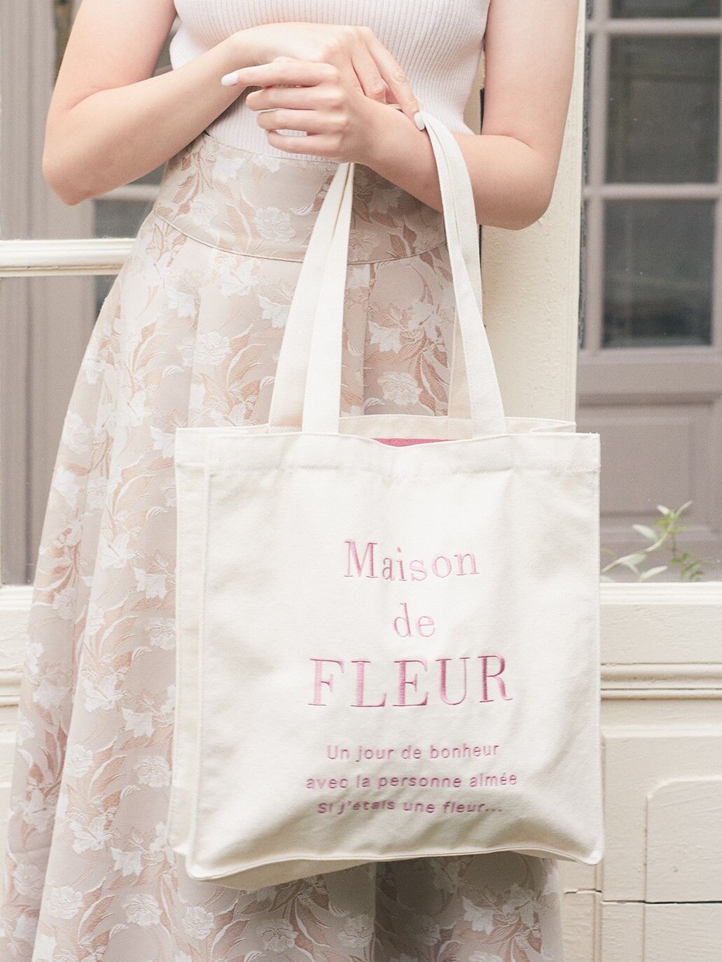 ブランドロゴ刺繍スクエアトートバッグ（ブラック/ピンク） / Maison