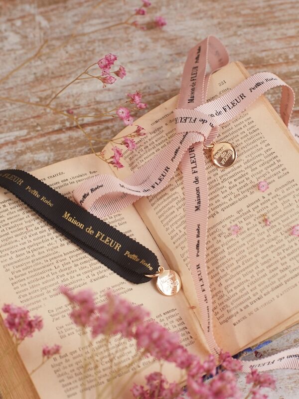 Petiterobeロゴプリントリボン ブラック ピンク Maison De Fleur Petite Robe メゾンドフルール プチローブ のレディースヘアアクセ 8c01fgj0100 ファッション通販のstripe Club Petiterobeロゴプリントリボン ブラック ピンク Maison De Fleur Petite Robe メゾンドフルール プチローブ のレディースヘアアクセ 8c01fgj0100 ファッション通販のstripe Club