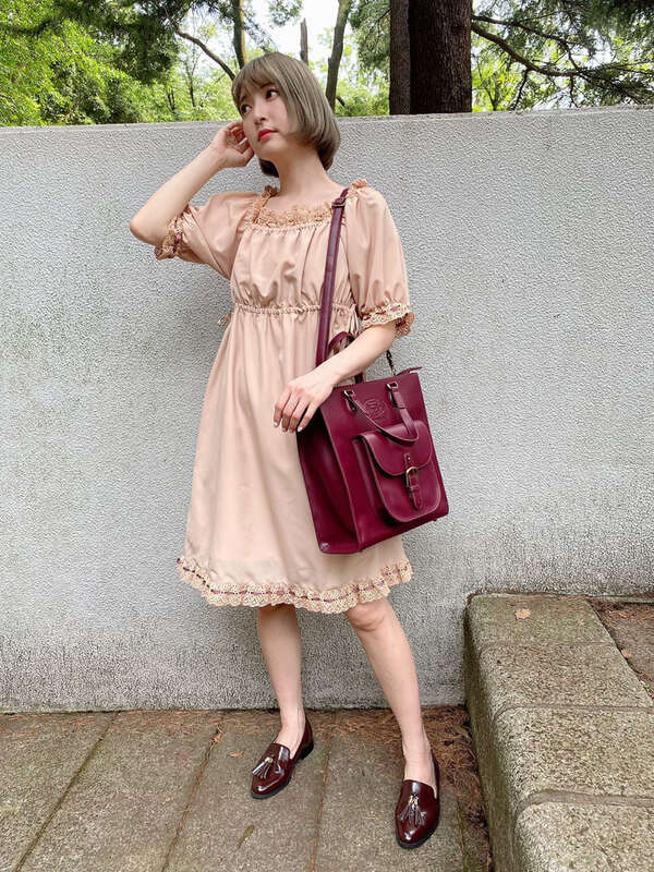 コットンレースオフショルワンピース アイボリー ピンクベージュ Maison De Fleur Petite Robe メゾンドフルール プチローブ のレディースワンピース 8d02l0h00 ファッション通販のstripe Club