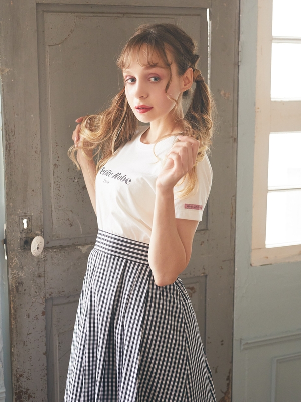 ムック本掲載 ロゴプリントtシャツ オフホワイト ピンク ベージュ Maison De Fleur Petite Robe メゾンドフルール プチローブ のレディースカットソー 8c12l1c0100 ファッション通販のstripe Club