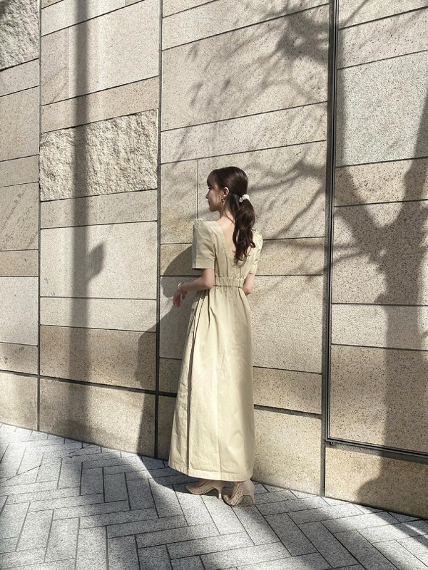 フィットアンドフレアワンピース グレー ベージュ Haluhiroine ハルヒロイン のレディースワンピース Ml11l0h00 ファッション通販のstripe Club