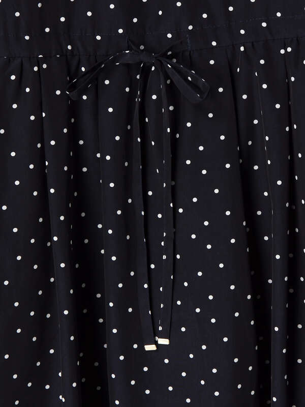 ドットプリントウエスト切り替えワンピース アイボリー ベージュ ネイビー Te Chichi テチチ のレディースワンピース F1181h ファッション通販のstripe Club