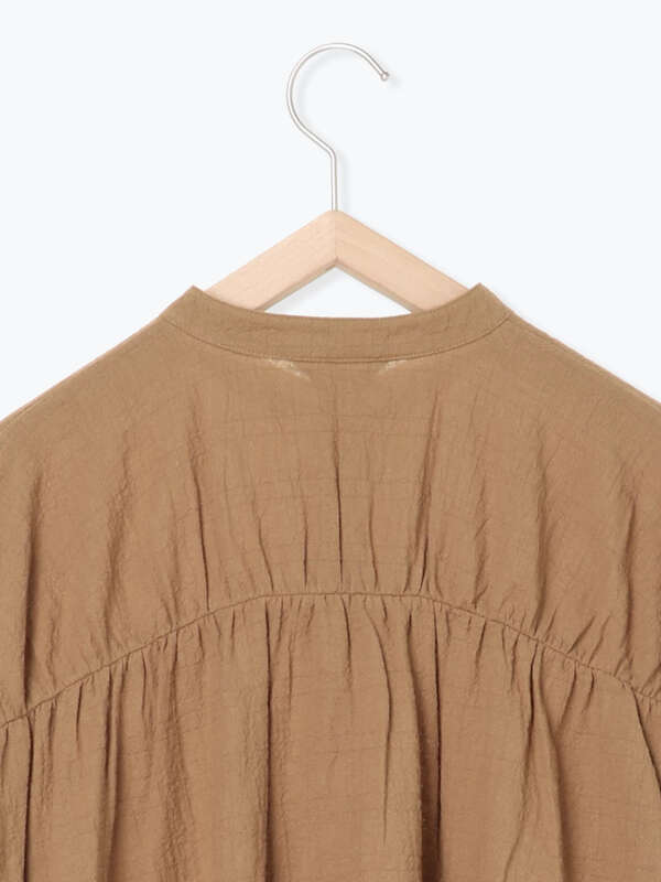 スタンド衿シャーリングギャザーワンピース ブラック ベージュ キャメル カーキ Sm2 Boyish サマンサモスモスボーイッシュ のレディース ワンピース Fl03l0h0460 ファッション通販のstripe Club