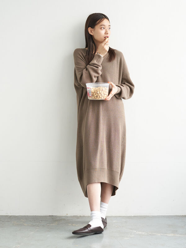 古着 Vネック肩落ちゆるニットワンピース チャコールグレー ライトベージュ モカ ネイビー American Holic アメリカンホリック のレディースワンピース Ha01l2h1230 ファッション通販のstripe Club