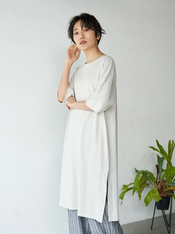 Mamagirl 夏号掲載 裾スリットクルーネックカットワンピース オフホワイト 杢ホワイト チャコールグレー モカ ブルー American Holic アメリカンホリック のレディースワンピース Ha06l1h0100 ファッション通販のstripe Club